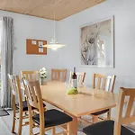 4 Bedroom Awesome In