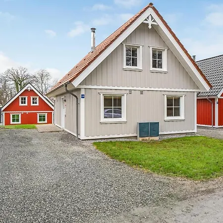 4 Bedroom Awesome In *