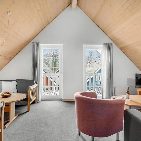 Prázdninový dům 4 Bedroom Awesome In *