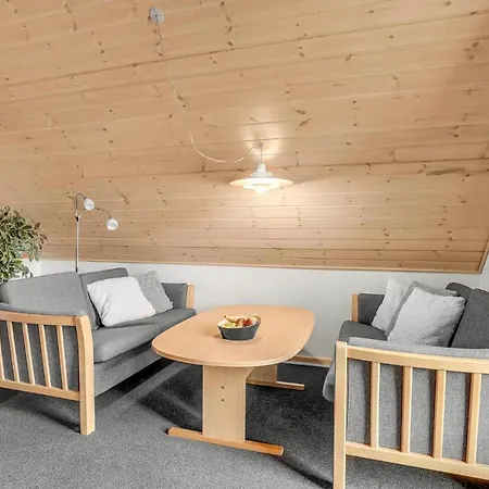 4 Bedroom Awesome In *