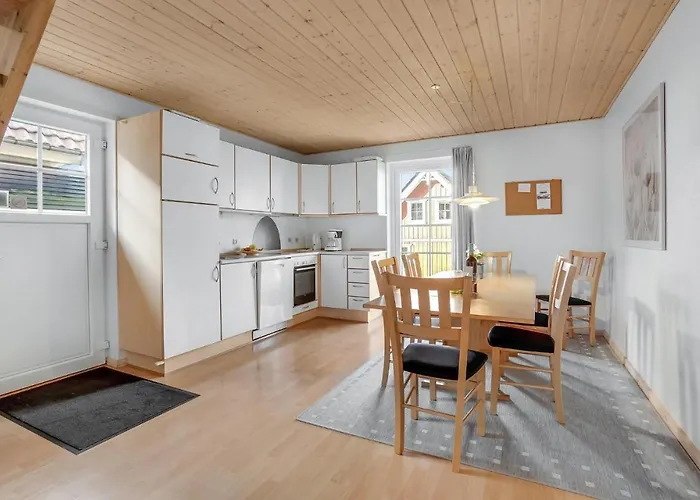 Ferienhaus 4 Bedroom Awesome In Gråsten