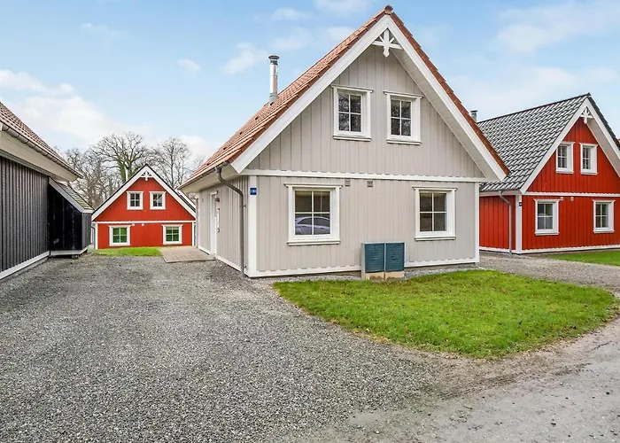 4 Bedroom Awesome In *