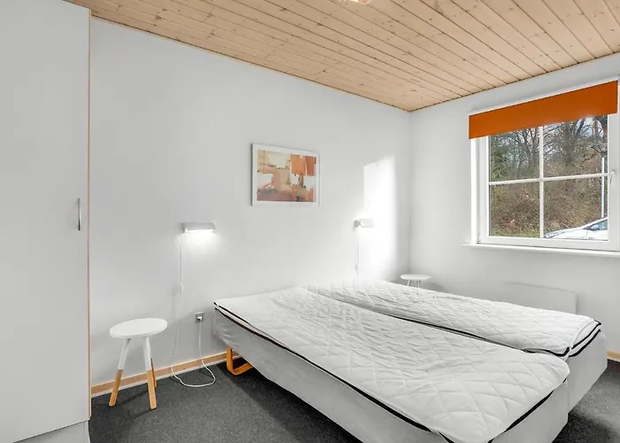 4 Bedroom Awesome In *