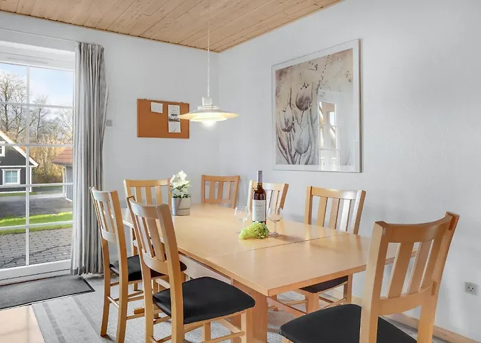 4 Bedroom Awesome In